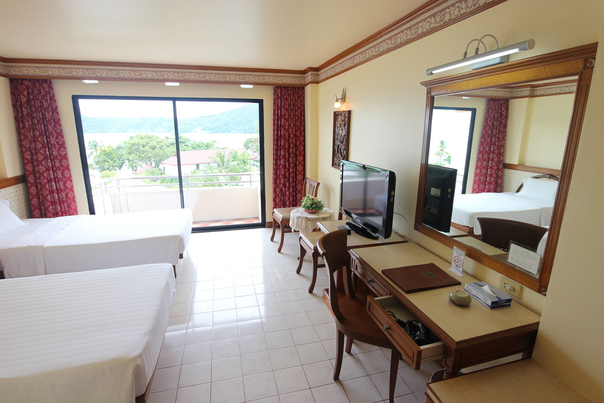 Phi Phi Hotel Exterior foto